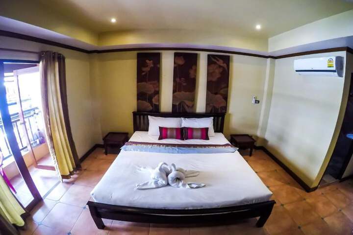 Room 7 of 14