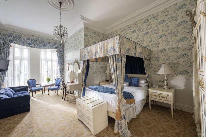 Room 15 of 80