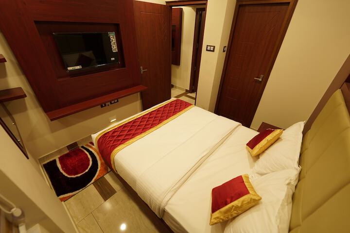 Room 3 of 7