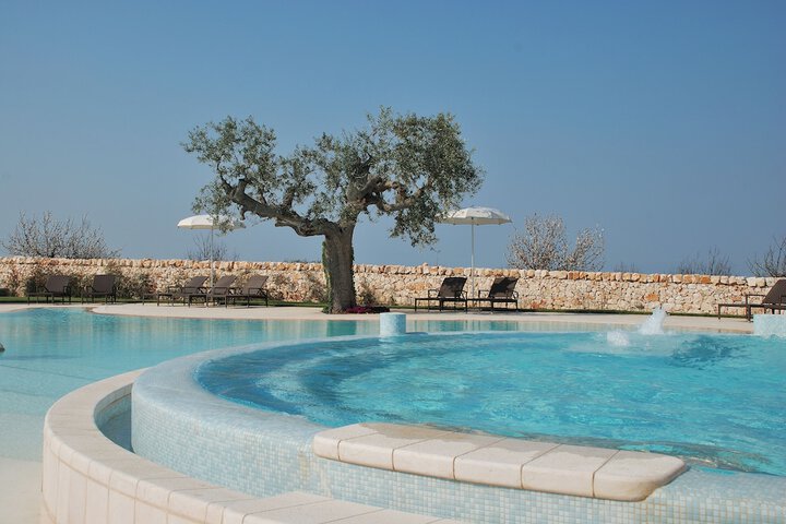 Hotel Pool