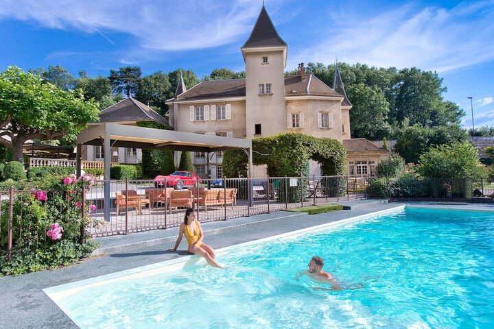 Pools & Facilities