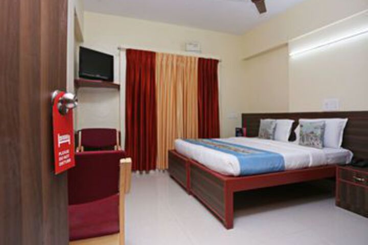 Room 13 of 27