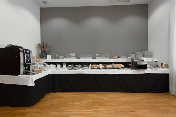 Dining 45 of 75