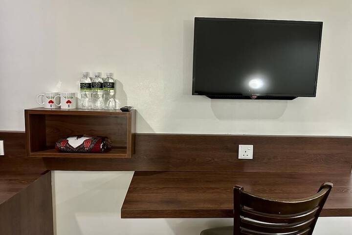 Room 7 of 19