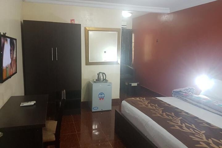 Room 11 of 20