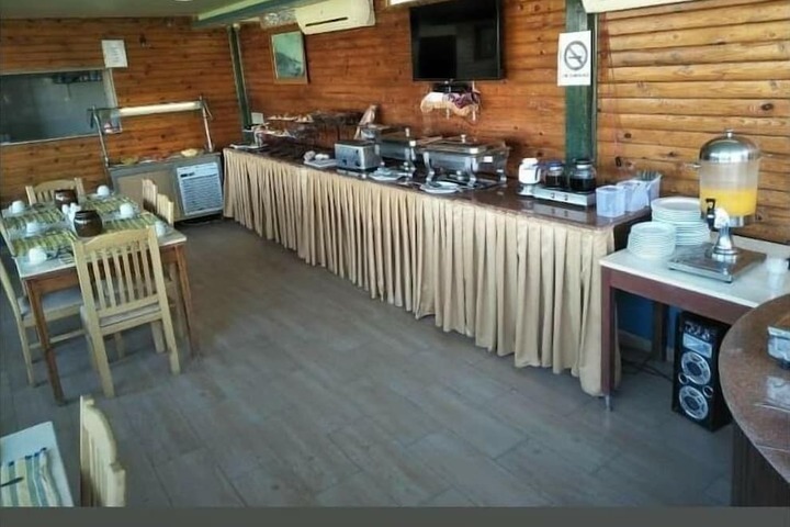 Dining 62 of 70