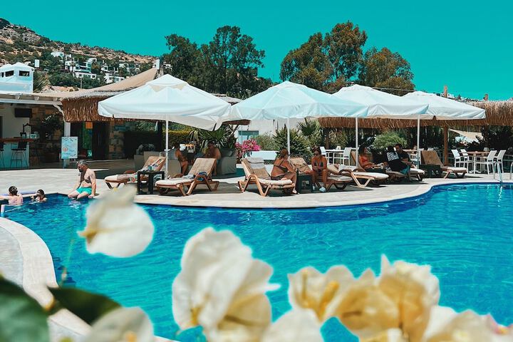 Pool 7 of 9
