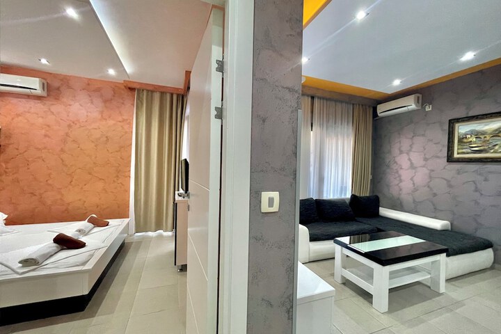 Room 73 of 119