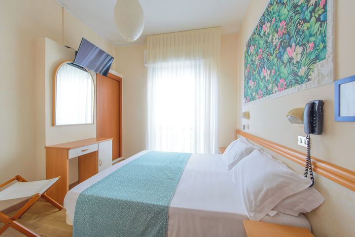 Room 12 of 46