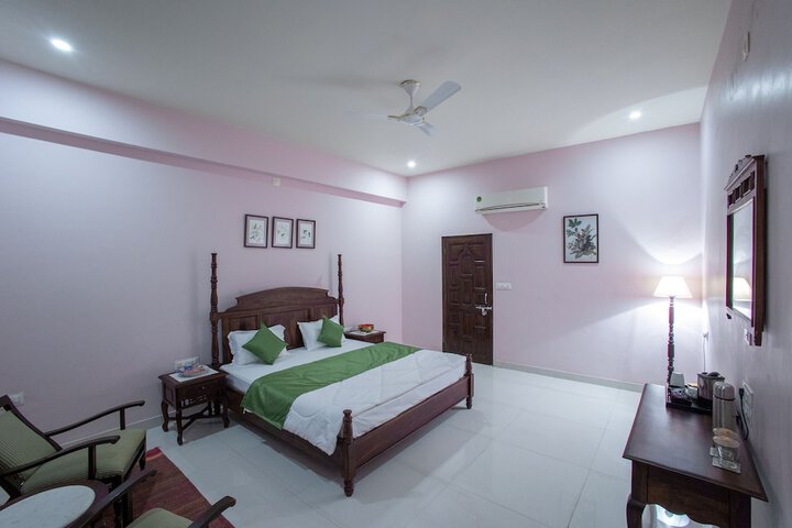Room 15 of 48