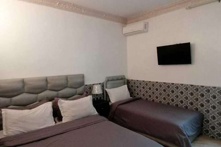 Room 11 of 19