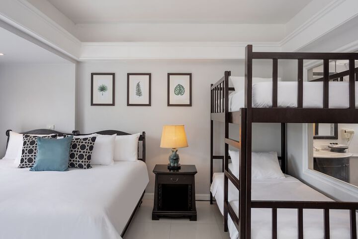 Room 20 of 300