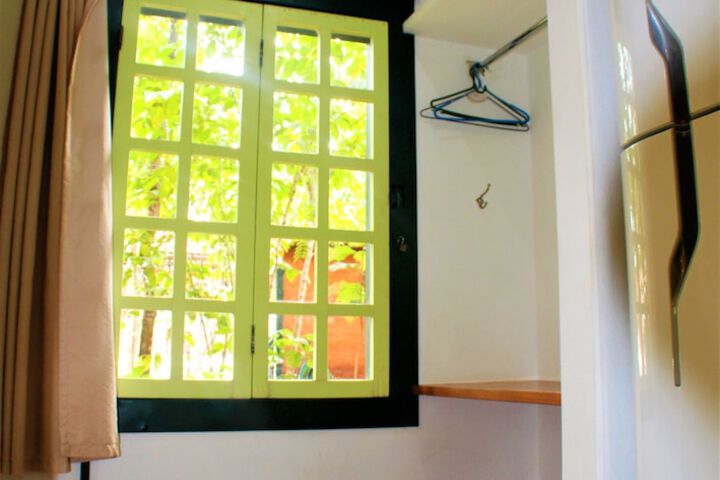 Room 2 of 82