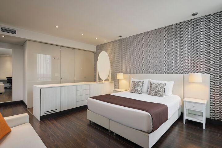 Room 25 of 51