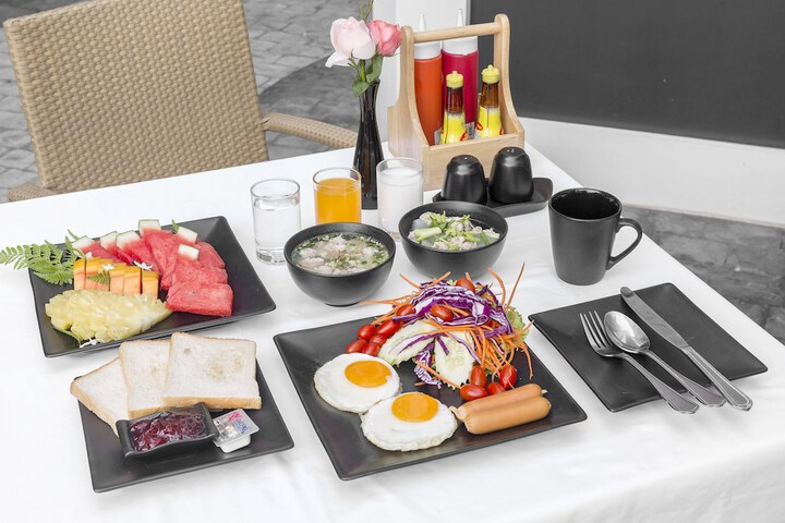 Breakfast/Coffee Service 52 of 65