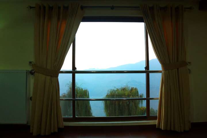 Room 30 of 48
