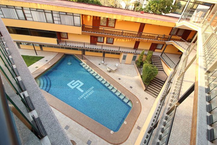 Pool Hotel