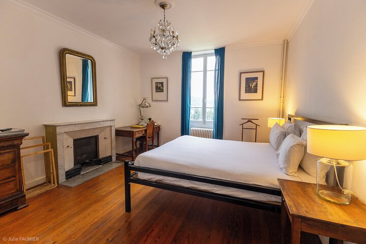 Room 15 of 104