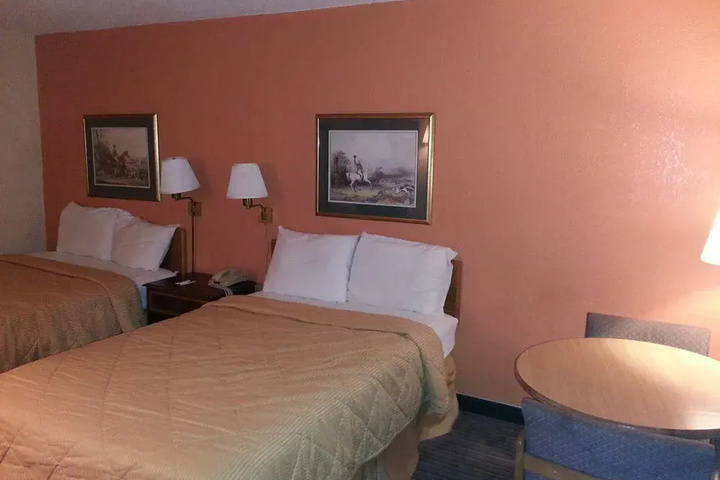 Room 3 of 18