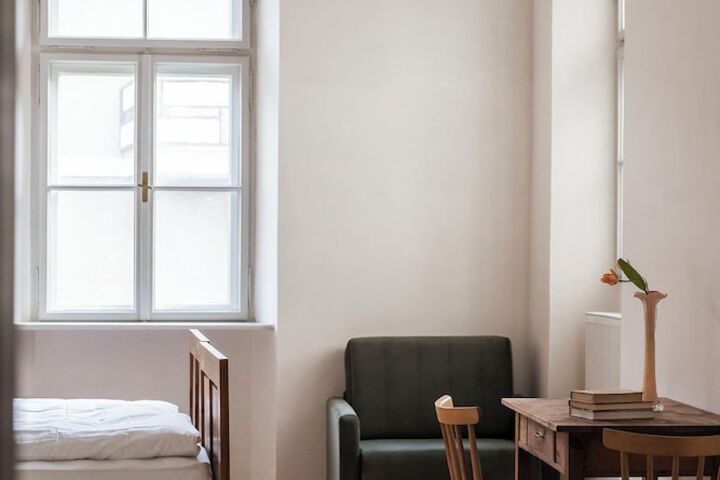 Room 30 of 46