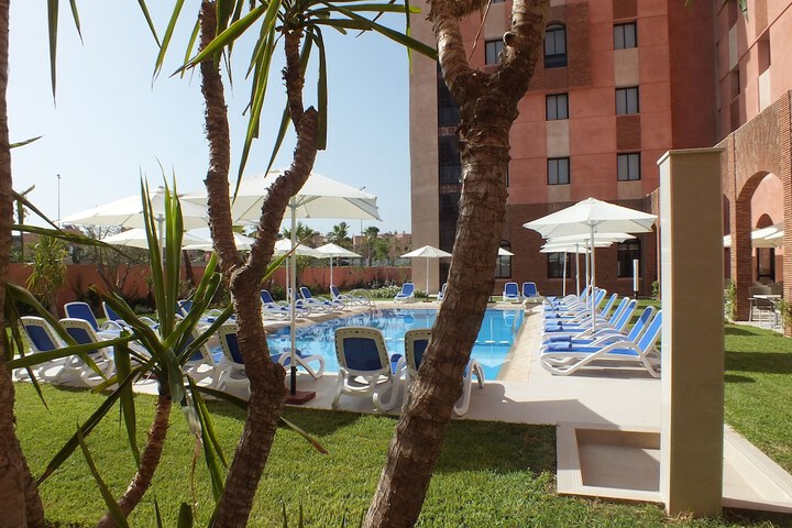 Hotel Pool