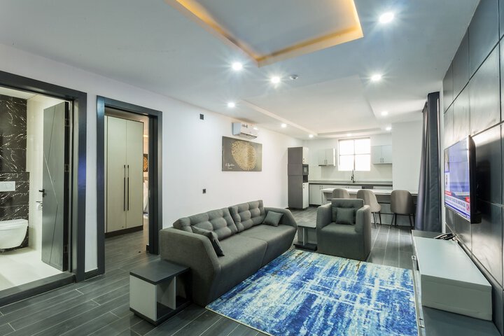 Room 16 of 32