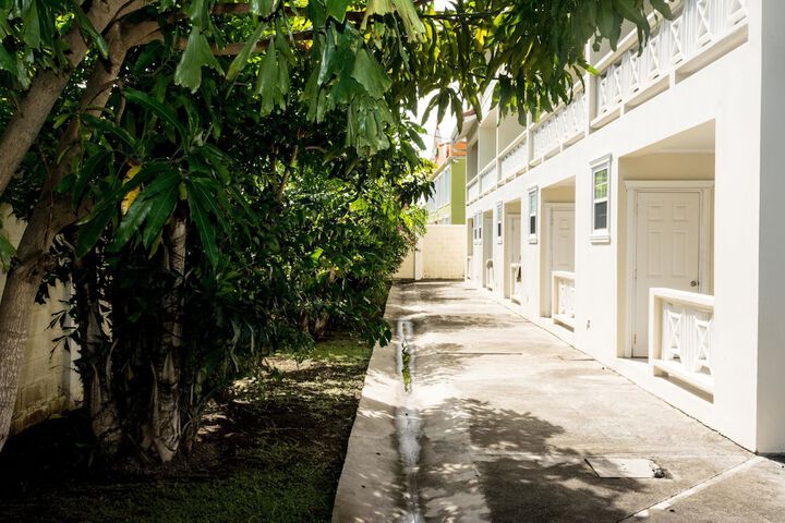 Hotel Exterior 156 of 157