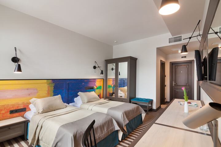 Room 10 of 52