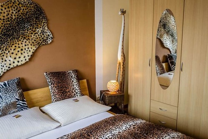 Room 15 of 27