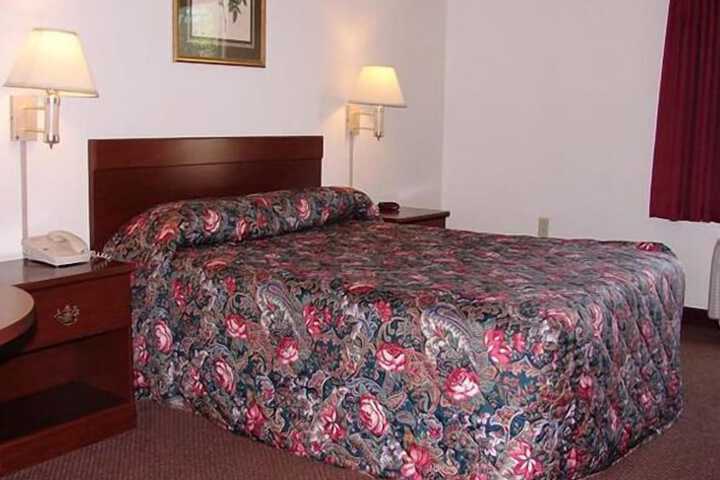 Room 5 of 16