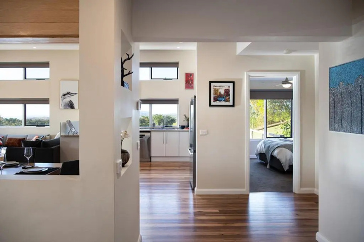 Room 5 of 11