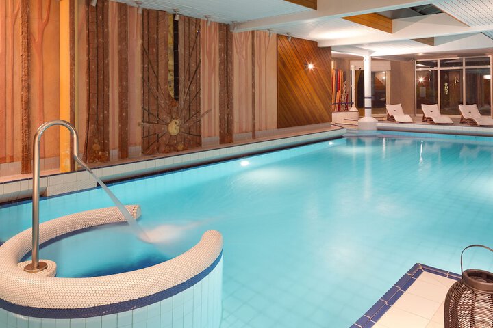 Hotel Pool