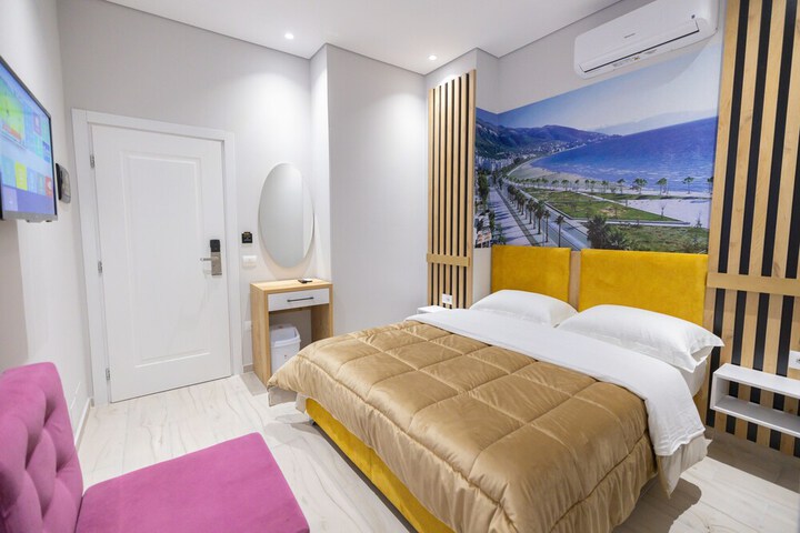 Room 21 of 62