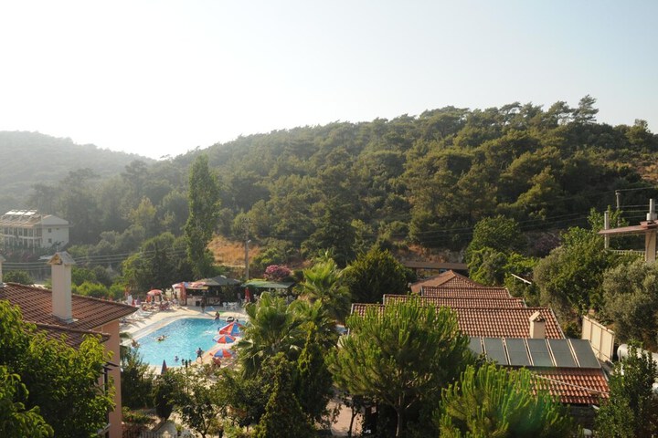 Hotel with Pool