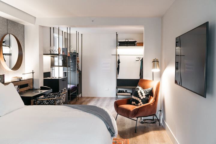 Room 7 of 36