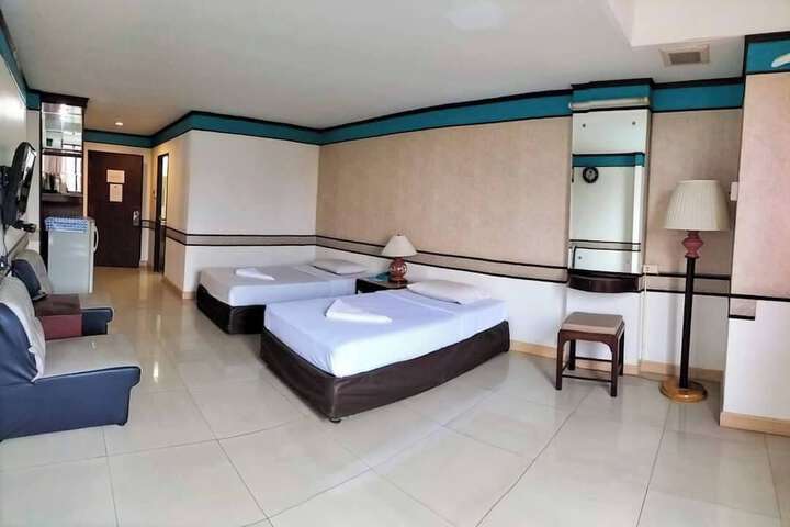 Room 72 of 147