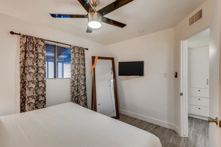 Room 10 of 42