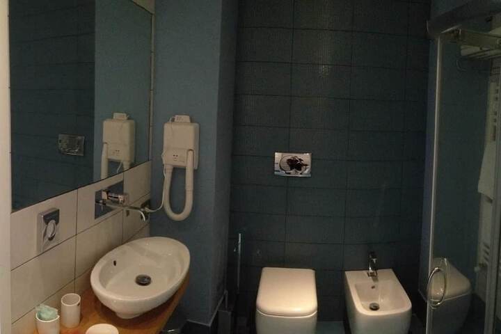 Room 75 of 196