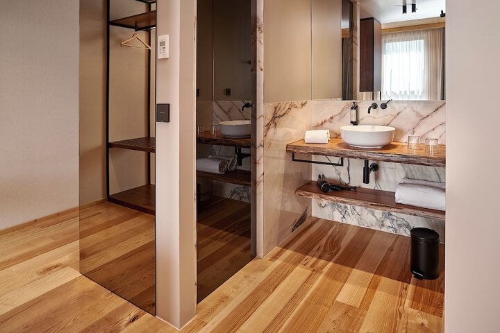 Room 30 of 52