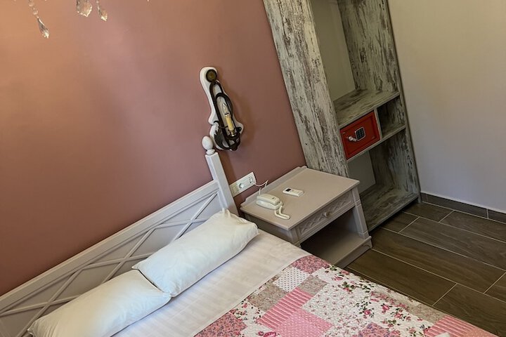 Room 16 of 49