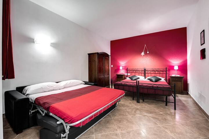 Room 5 of 19