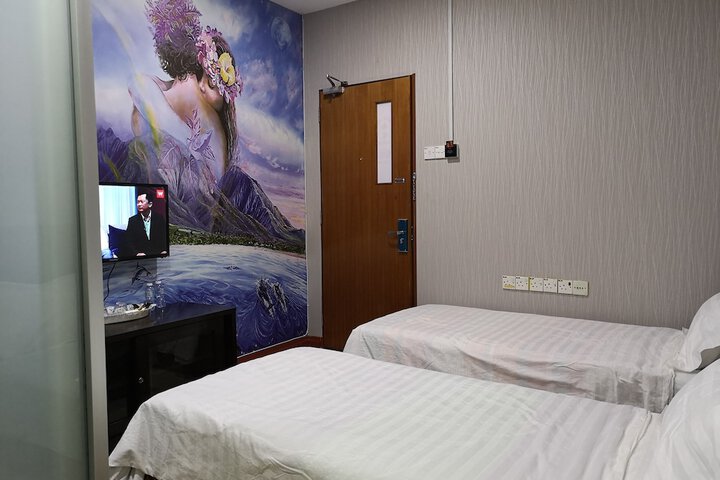 Room 8 of 52