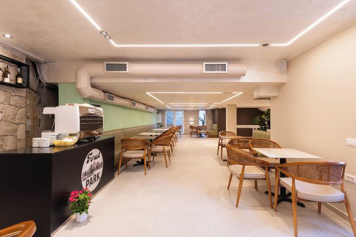Dining 96 of 141