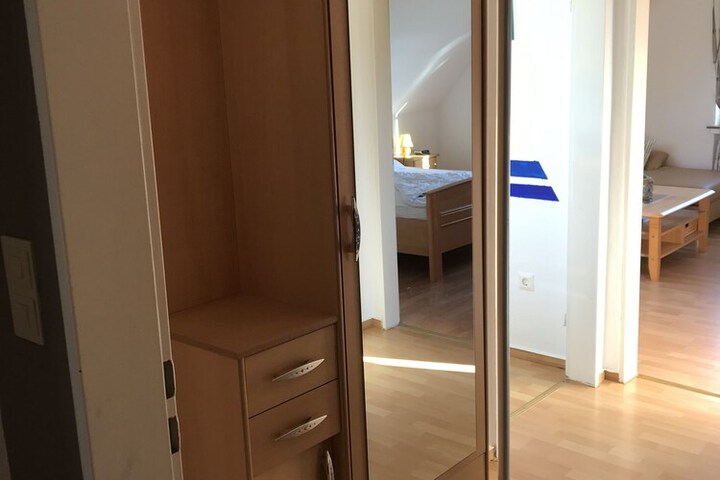 Room 27 of 117