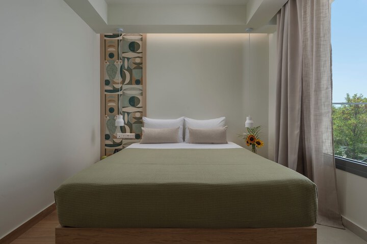Room 7 of 73