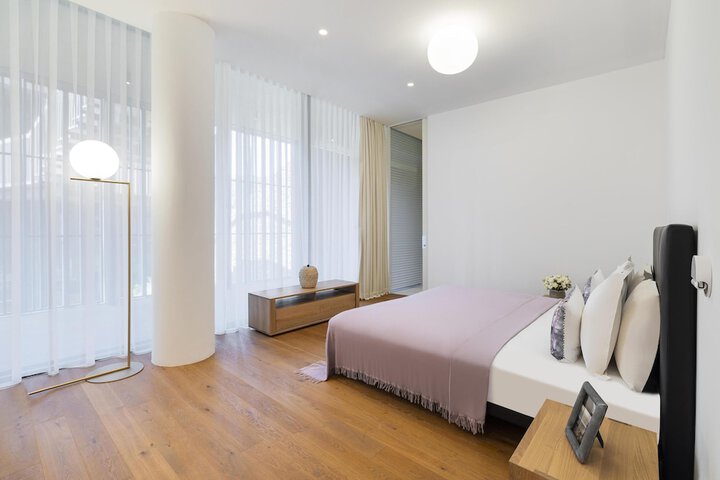 Hotel 77 of 80