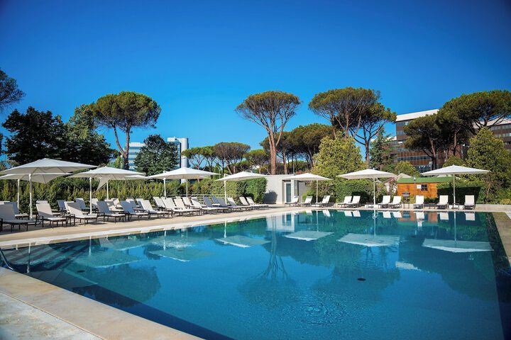 Hotel Pool