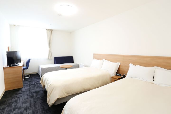 Room 3 of 9