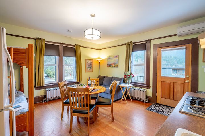 Room 15 of 60