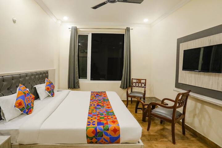 Room 10 of 37